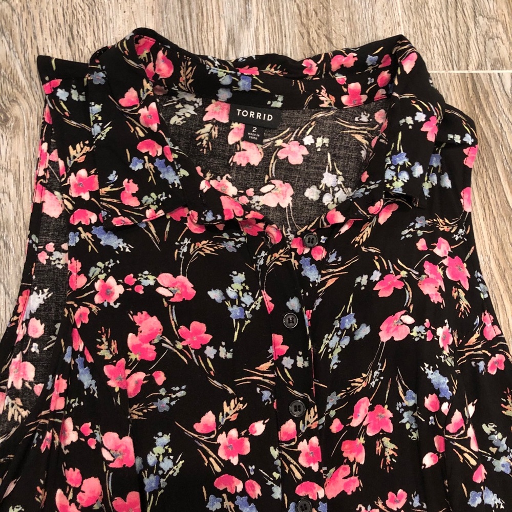 Torrid floral button-up* - Picture 4 of 4